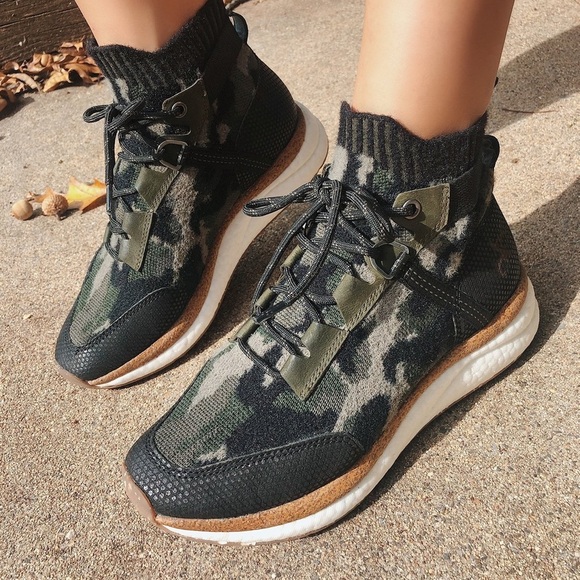 NWOB HYBRID IN PINE HIGH TOP SNEAKERS - Picture 1 of 8